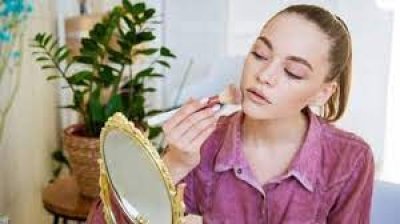 बर्थडे पार्टी मेकअप करने में होती है उलझन? यहां देखें कुछ टिप्स