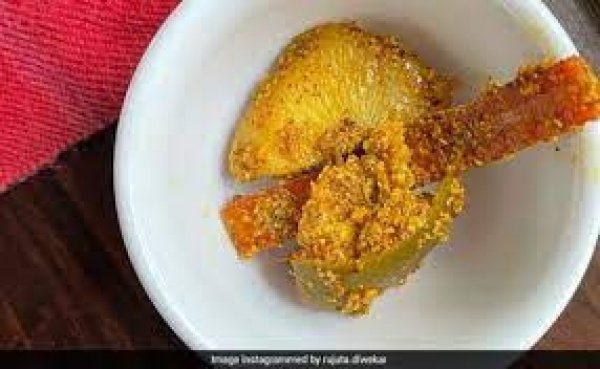 ये चटपटा अचार देगा ग्&zwj;लोइंग स्&zwj;किन, जोड़ों के दर्द से राहत, कब्&zwj;ज दूर करने के साथ पाचन करेगा बेहतर, यहां है रेसिपी