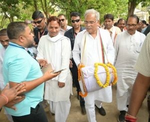 माता राजमोहिनी देवी समाधि स्थल पर बापू धर्म सभा आदिवासी सेवा मंडल के सदस्यों से चर्चा...