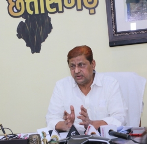 सार्वजनिक वाहनों में निर्भया फण्ड से पैनिक बटन तथा जीपीएस सिस्टम के द्वारा संकट के समय सत्काल सहायता पहुंचाने की योजना