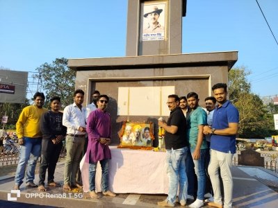 शहीद दिवस पर मोदी आर्मी ने देश के वीरों को माल्यार्पण कर दी श्रद्धांजलि!