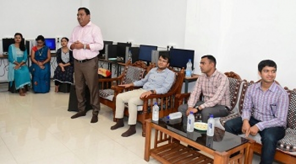 अच्छी खबर : नि:शुल्क कम्प्यूटर एवं ब्यूटी पार्लर कोर्स का  शुभारंभ ....