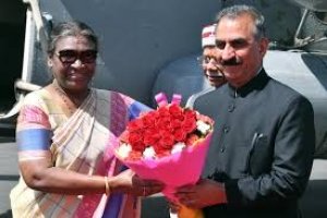 राष्ट्रपति द्रौपदी मुर्मू पांच दिन के दौरे पर शिमला पहुंचीं, शहर में कड़ी सुरक्षा व्यवस्था