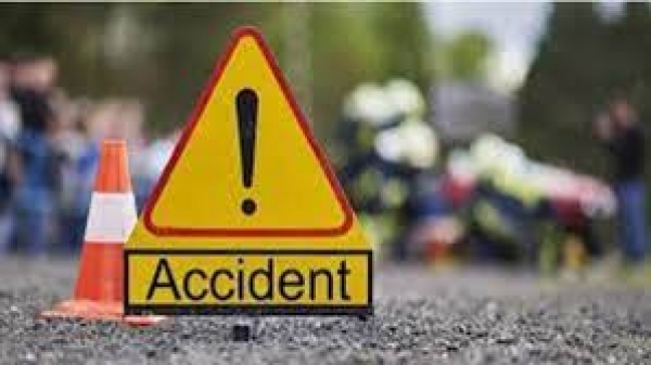 बरमकेला रोड में पिकअप पलटा : एक की मौत, 6 रायगढ़ रिफर