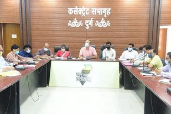 बीएसपी के पिछले हिस्से से आ रहे दूषित पानी की किसानों ने शिकायत की, कलेक्टर नेें दिये जांच के निर्देश