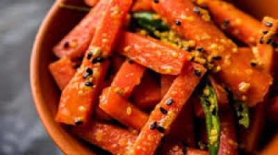 सर्दी में गाजर का अचार बनाने का सबसे आसान तरीका, सब्जी न होने पर निभाएगा रोटी का साथ