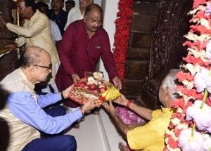 राज्यपाल रमेन डेका ने रतनपुर में आदिशक्ति माँ महामाया देवी का किया दर्शन , पूजा- अर्चना कर प्रदेशवासियों के सुख-समृद्धि और प्रगति की कामना की