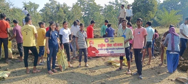 गुण्डाधुर महाविद्यालय के स्वयंसेवको ने दिया ग्रामीणों को नशामुक्ति का संदेश -कन्नौजे