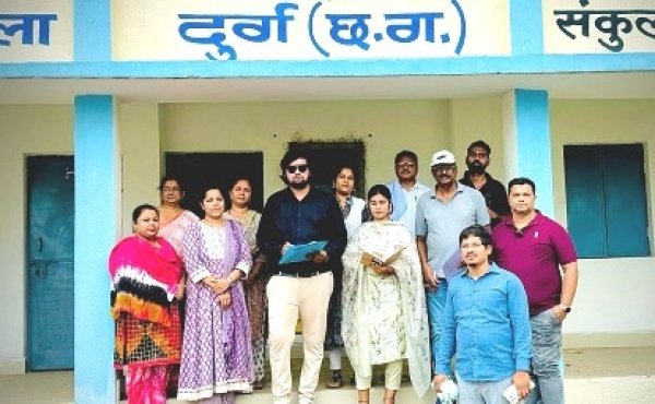 आदर्श मतदान एवं संगवारी मतदान केंद्रो में पिंक बूथ व्यवस्था का किया गया निरीक्षण