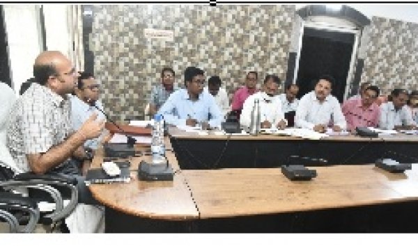 गौठान दिवस पर बनाये गये गौठानों के रिपोर्ट कार्ड पर गहन समीक्षा का दौर आरंभ