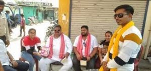 बच्चों ने गुल्लक में जमा राशि आगजनी से प्रभावित परिवार के बच्चों के लिए किया दान  जिला अध्यक्ष मुकेश चंद्राकर प्रभावित परिवारों से मिलने मौके पर पहुंचे