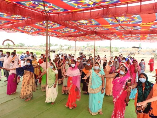 रोका-छेका: ग्रामीणों ने लिया संकल्प कहा गांव की गौठान में ही पहुंचाएंगे पशुओं को, बचाएंगे किसानों की फसल