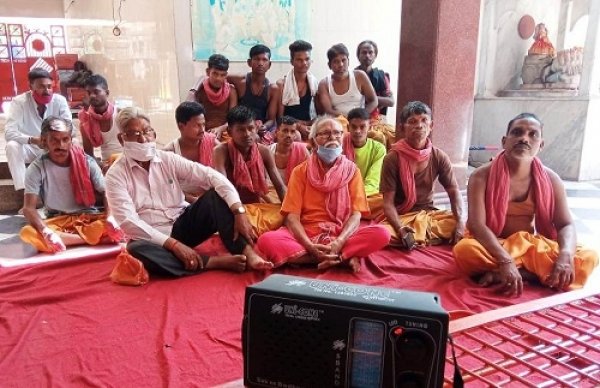 स्थानीय विशेषताओं के आधार पर तैयार विकास योजनाओं से रोजगार व आमदनी के बेहतर अवसर मिल रहे माता दंतेश्वरी मंदिर में श्रद्धालुओं ने मुख्यमंत्री श्री भूपेश बघेल की रेडियो वार्ता &lsquo;लोकवाणी&rsquo; सु