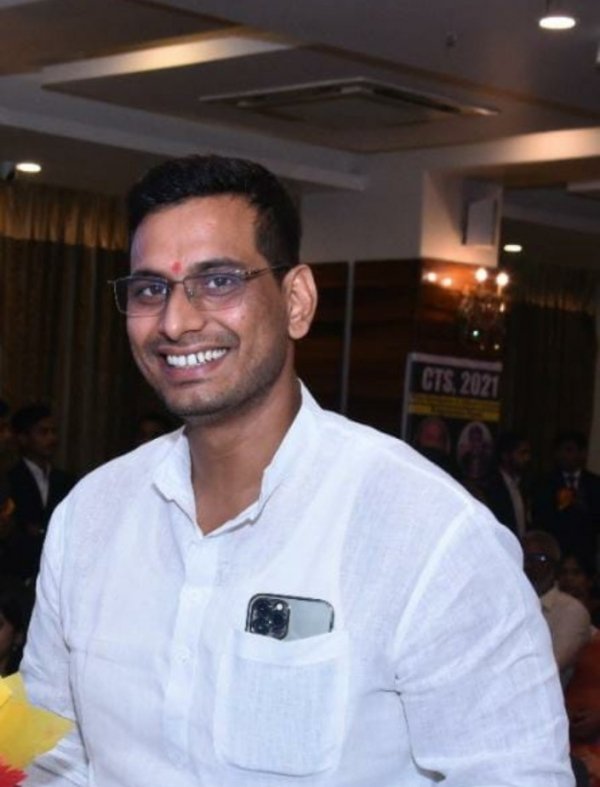 वार्ड 35 में बनेगा 20 लाख की लागत से डोमशेड*  विधायक देवेंद्र यादव ने की पहल,जल्द होगी जनता की मांग पूरी