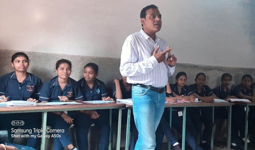 नर्सिंग छात्रों को बताया मानसिक समस्याओं की पहचान और उपचार करना