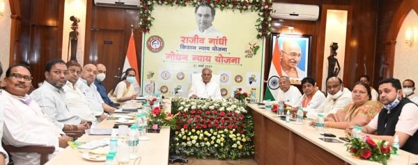 मुख्यमंत्री श्री भूपेश बघेल ने प्रदेश में कोरोना संक्रमण के ताजा हालात की ली जानकारी