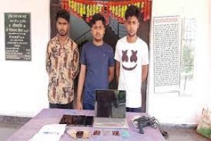 आईपीएल ऑन लाईन सट्टा के विरुद्ध बांदे पुलिस की कार्यवाही , 03 आरोपी  गिरफ्तार