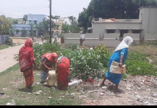 स्वच्छता मिशन दुर्ग नगर पालिक निगम द्वारा कचरो का उठाओ