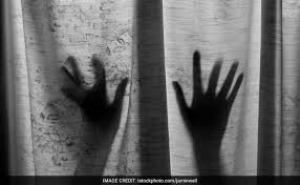 छेड़खानी से तंग आकर 17 साल की लड़की ने कुएं में कूदकर दी जान, तीन के खिलाफ केस दर्ज