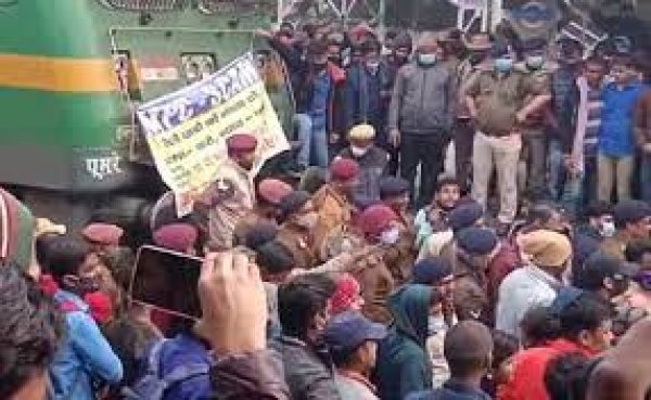 रेलवे में हर साल सैकड़ों पद किए जा रहे सरेंडर तो कैसे होगा रोजगार सृजन...
