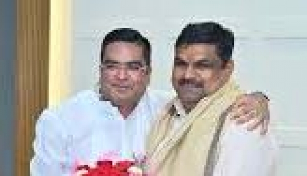 दुर्ग का मासूम और नेताओं की मानवीय परीक्षा: संवेदनशीलता के बीच राजनीति की परछाई