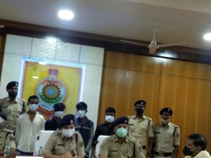 शहर में हुई विभिन्न चोरियों का पुलिस ने खुलासा,6 आरोपी गिरफ्तार