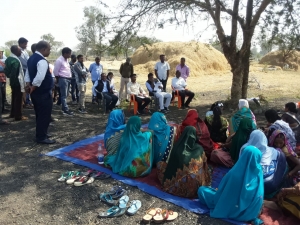 जिला पंचायत सीईओ ने किया बम्हनीडीह की गोठानों का निरीक्षण