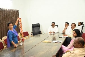 क्वालिटी एंड प्रोडक्ट्स का बेहतर संग्रह है भिलाई का मदर्स मार्केट, महापौर ने  प्रत्येक प्रोडक्ट पर बारीकी से की चर्चा