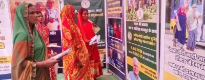सूचना शिविर सह फोटो प्रदर्शनी के जरिए दी गई शासकीय योजनाओं की जानकारी