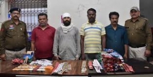 दुर्ग&ndash;भिलाई में &lsquo;गोगो पेपर&rsquo; और हुक्का नेटवर्क पर पुलिस का करारा प्रहार 35 टीमों की एकसाथ रेड, ₹2 लाख का नशीला सामान जब्त, 16 दुकानदारों पर कार्रवाई