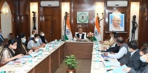 मुख्यमंत्री  ने आज यहां अपने निवास कार्यालय में आयोजित बैठक में मंत्री  के विभागों राजस्व एवं आपदा प्रबंधन, पुनर्वास, पंजीयन एवं...