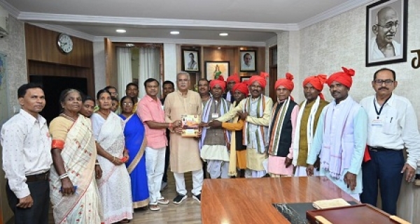 Bastar Dussehra Committee invites the Chief Minister to attend the Bastar Dussehra Festival