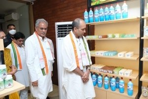 मुख्यमंत्री ने रायपुर के संजीवनी केन्द्र का किया निरीक्षण :
