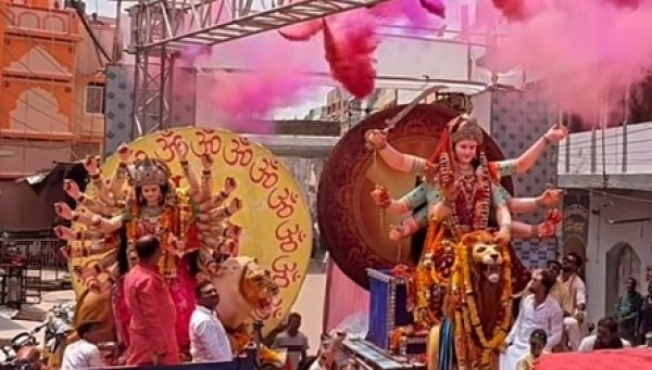 48 वर्षों की परंपरा जीवित: क्वांर नवरात्र में सत्तीचौरा और गंजमंडी की ‘दो बहनों’ का ऐतिहासिक मिलन