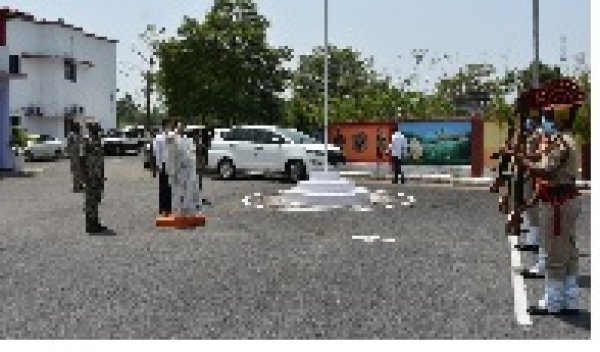 म.बा.वि.मंत्री अनिला भेडिय़ा को गार्ड ऑफ  आनर दिया गया