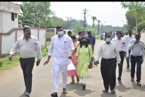 *विधायक देवेंद्र ने की सेक्टर 5 में विभिन्न विकास कार्य का भूमि पूजन, क्षेत्रवासियों को बड़ी सौगात*   लोगों से मिले, सब का कुशल क्षेम पूछा
