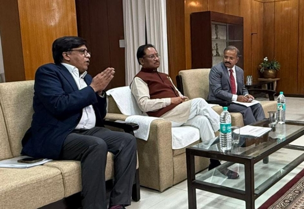 मुख्यमंत्री विष्णु देव साय ने मध्यप्रदेश में नई सिंचाई तकनीक 'प्रेशर इरिगेशन नेटवर्क' की प्रस्तुति का किया अवलोकन