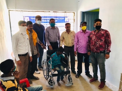 सीआरसी राजनांदगांव के द्वारा दिव्यांग बच्चों को दिया टीएलएम किट सहायक उपकरण