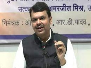 देवेंद्र फडणवीस ने महाराष्ट्र सरकार पर लगाया साजिश रचने का आरोप, सबूत के तौर पर स्पीकर को सौंपी टेप रिकॉर्डिंग