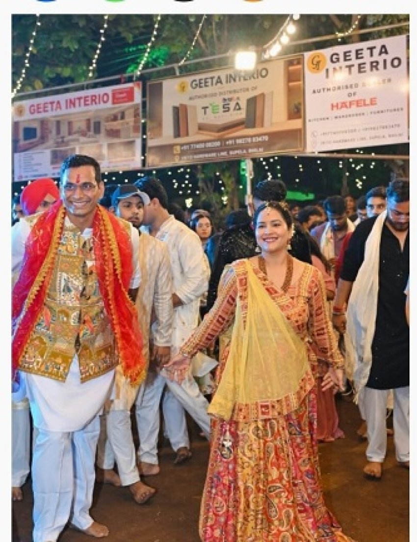 नवरात्रि में परिवार संग माता रानी के दरबार पहुंचे विधायक देवेंद्र यादव