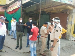 बिना रिकार्ड के 90 लीटर एसिड जप्त , शिक्षक की पत्नी पर कार्यवाही