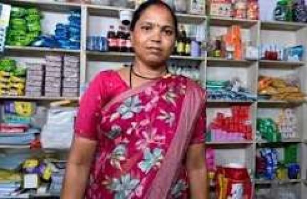 मेहनत को मिला योजनाओं का संबल, सीता मरावी बनीं गांव की &lsquo;लखपति दीदी&rsquo;