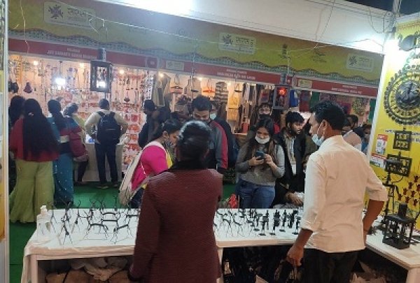 दिल्ली के सरस मेले में छत्तीसगढ़ के रॉट आयरन शिल्प की रही धूम