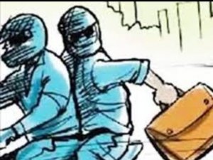 बडी खबर:सीएमएचओ कायार्लय से दस्तावेज लेकर फरार हुआ युवक