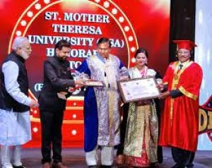 पद्मश्री राधेश्याम बारले को सेंट मदर टेरेसा यूनिवर्सिटी द्वारा दिया गया डॉक्टर की मानद उपाधि