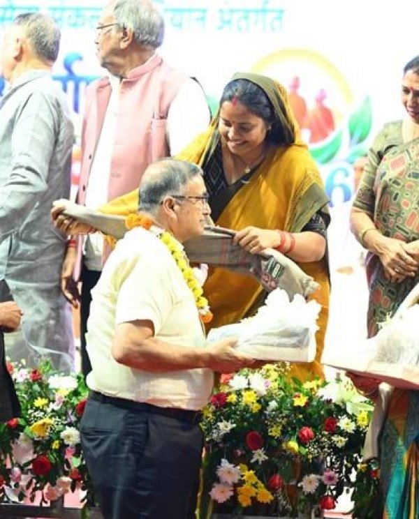 वरिष्ठजनों का अनुभव हमारी शक्ति और उनकी गरिमा हमारी जिम्मेदारी :- मंत्री श्रीमती लक्ष्मी राजवाड़े