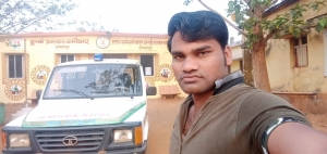 बस्&zwj;तर में कोरोना वारियर बने एम्&zwj;बुलेंस 102 महतारी एक्&zwj;सप्रेस के पायलट व ईएमटी