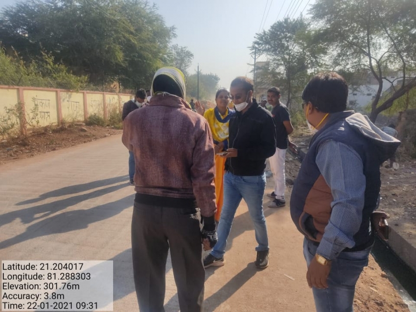 पटरीपार के वार्डो में आयुक्त ने किया भ्रमण   सफाई के लिए दिये कड़े निर्देश, गंदगी फैलाने वालों पर लगाये जुर्माना