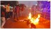 युकांई उबारन टंडन के नेतृत्व में बढती मंहगाई के विरोध में मोदी का किये पुतला दहन