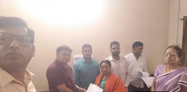 अधिकारीयो ने चिलचिलाती धूप के बीच लोगो के घर जाकर दी दस्तक,सुशासन तिहार के आवेदनों का त्वरित निराकरण से जनता खुश